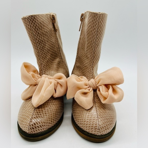JOYFOLIE TODDLER BLUSH COLORED WREN BOOTIES WITH SIDE ZIPPER SIZE 5 - Picture 2 of 13